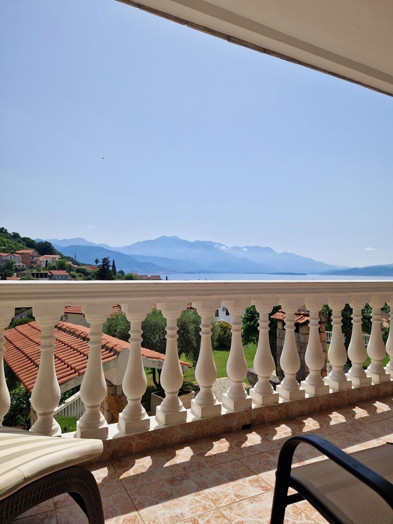 Monte Aria Panorama *